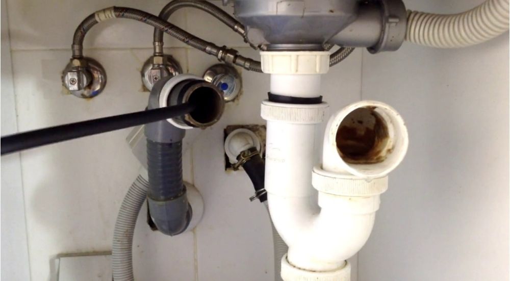 ЗАСОР на кухне Сантехник Ташкент Прочистка чистка труб конализации