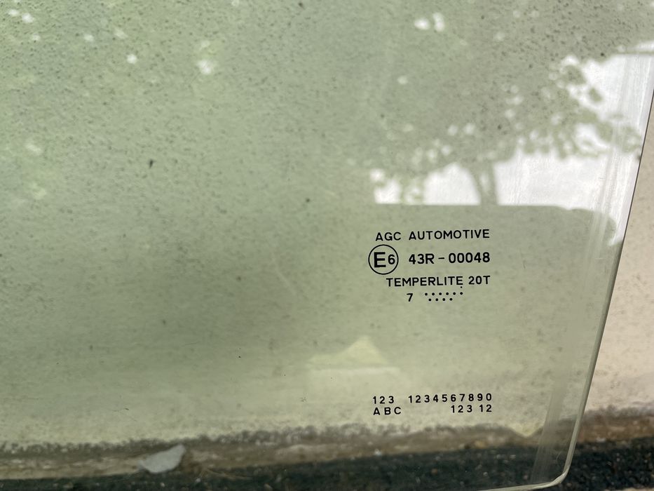 Peugeot 307 2004 стъкло