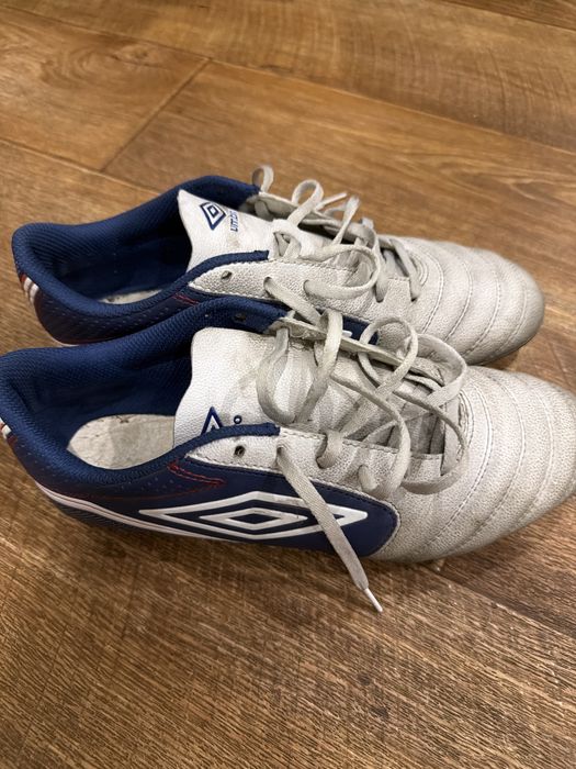 бутсы умбра.