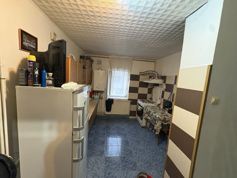 se vinde garsoniera ,comuna 1 decembrie