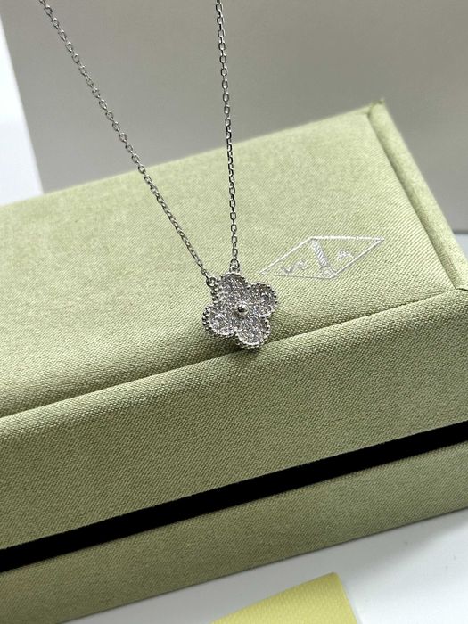 Colier Van Cleef & Arpels Aur Alb 750 Diamonds