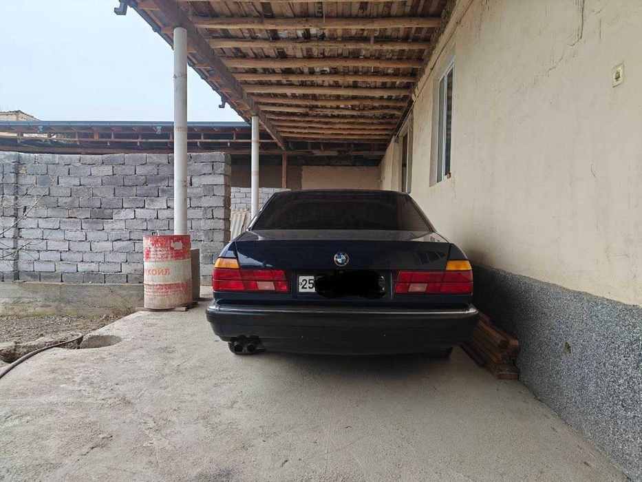 B M W      E 32  kuzov