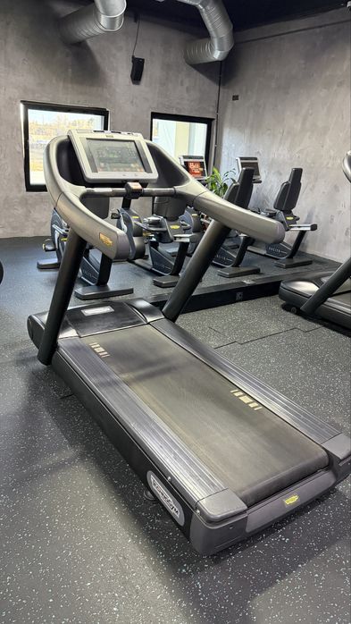 Bandă de alergare profesională Technogym Excite