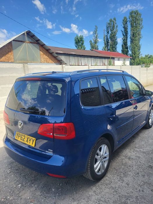 dezmembram volkswagen touran 2012 usa fata dreapta/usa spate dreapta