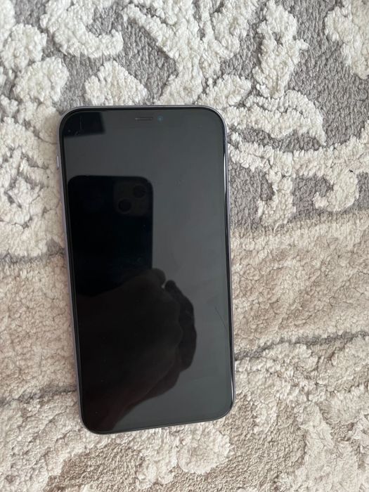 Айфон 11. 77%, 64ГБ