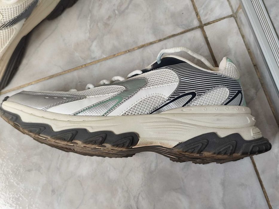 Adidași bărbati Bershka