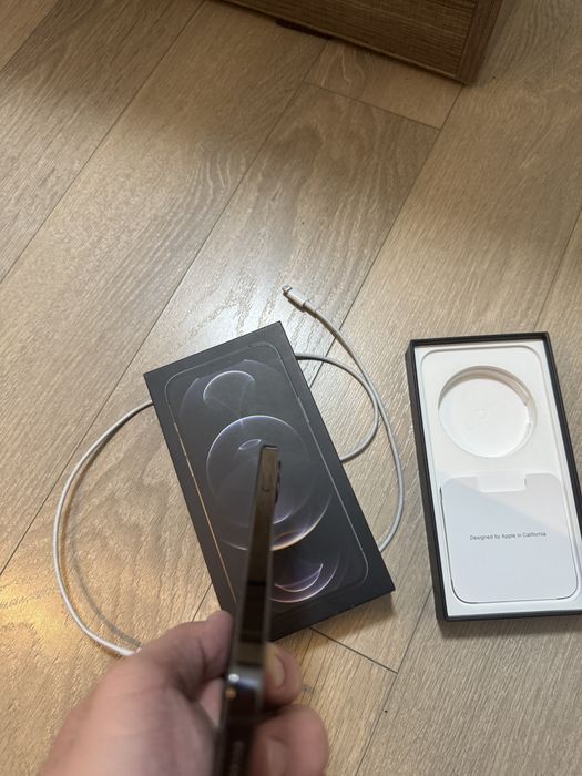 iPhone 12 Pro Max 256GB – Отличен – Пълен комплект