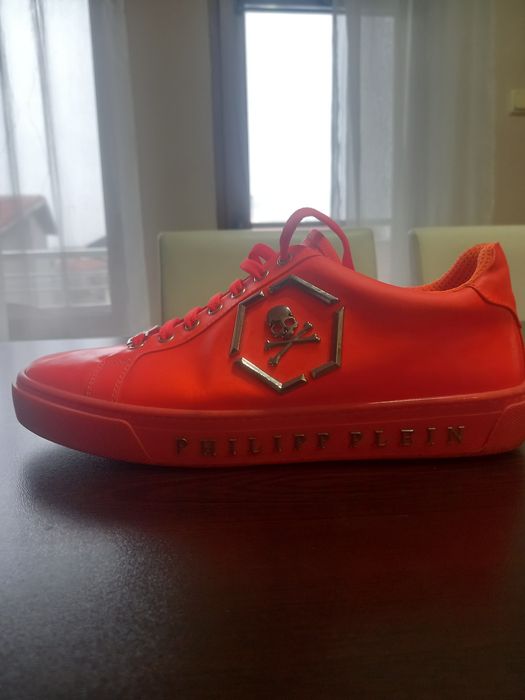 Продавам обувки марка Филип Плейн