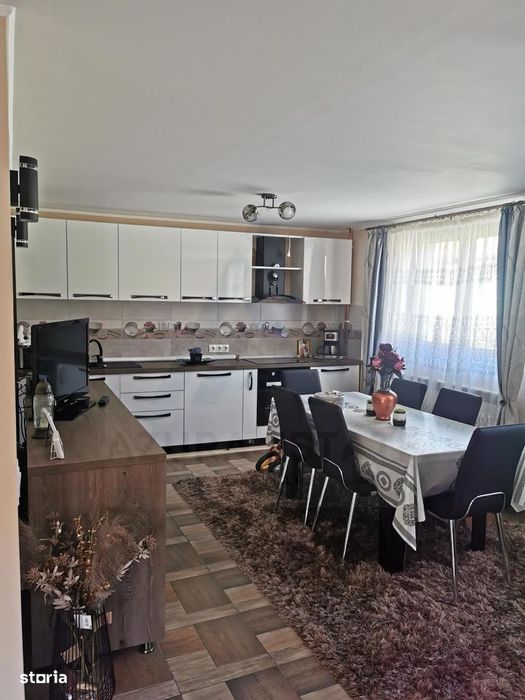 Casa renovata 3 camere teren liber 1250 mp grădină 1400 mp in Colun