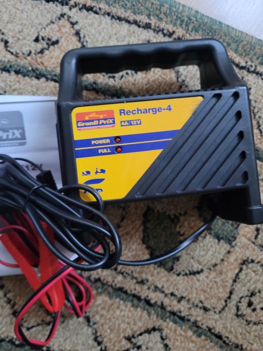 Incarcator baterie auto