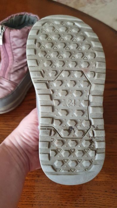 Продам детскую обувь для девочки