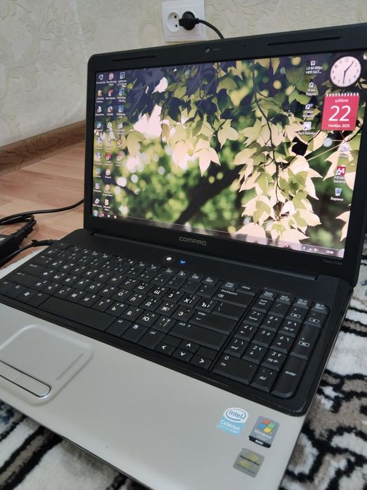 Compaq noutbok sotiladi