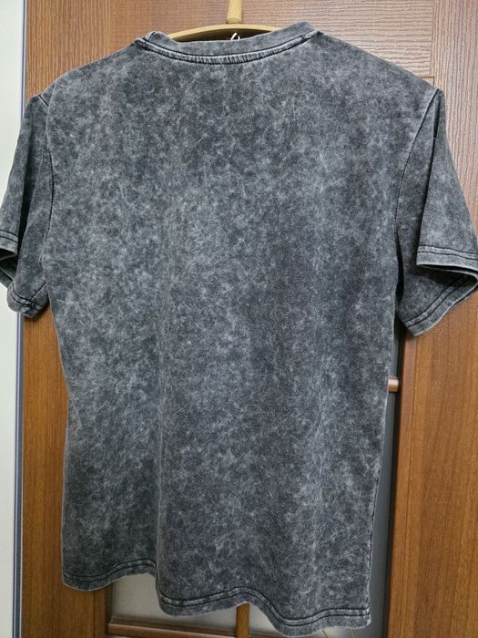 Продаю  женскую  футболку