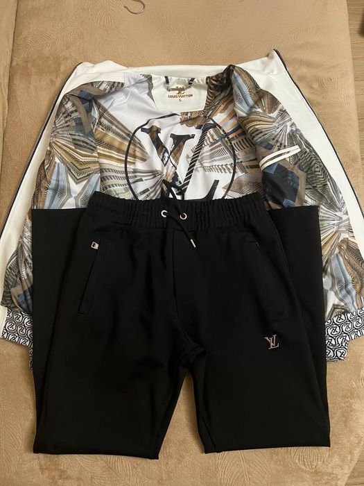 Спортивный костюм