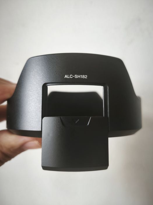 Sony Alc- SH182 , Sony FE 28-70mm F2 GM - parasolar