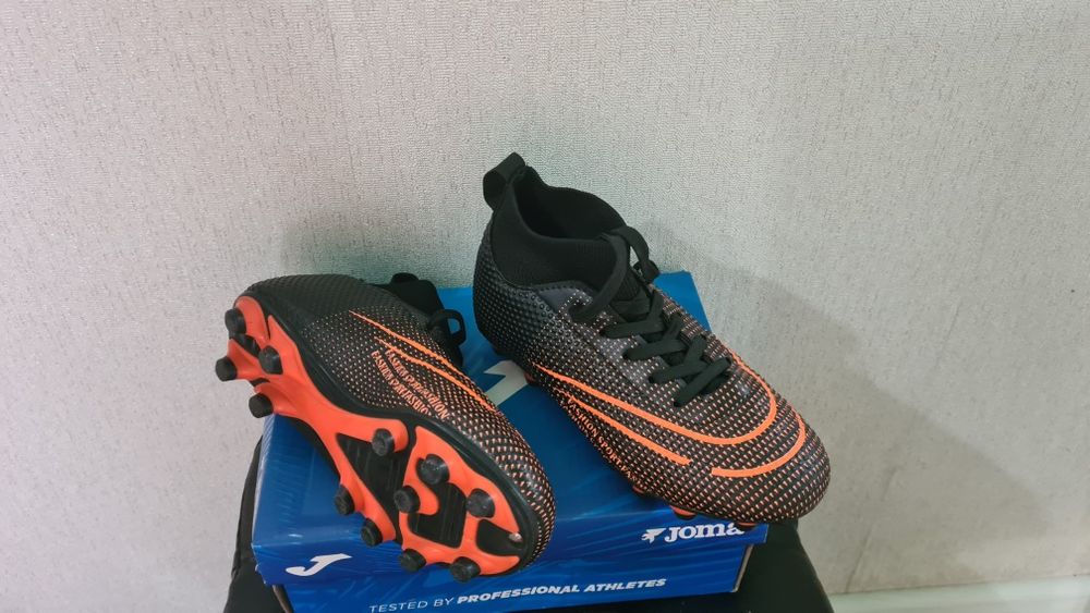 Футбольные бутсы 32 размер.