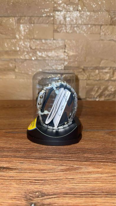 Златисто - сребрист часовник