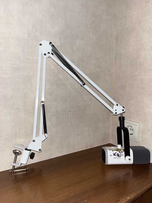 Микрофон Fifine AM8 White (белый) с кронштейном