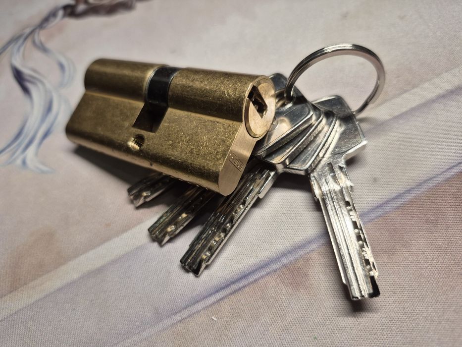 Сердцевина замка Abus 35×30 (общая длина 65)