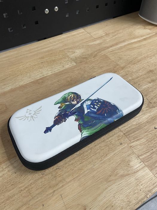 Nintendo switch + 2 jocuri cadou