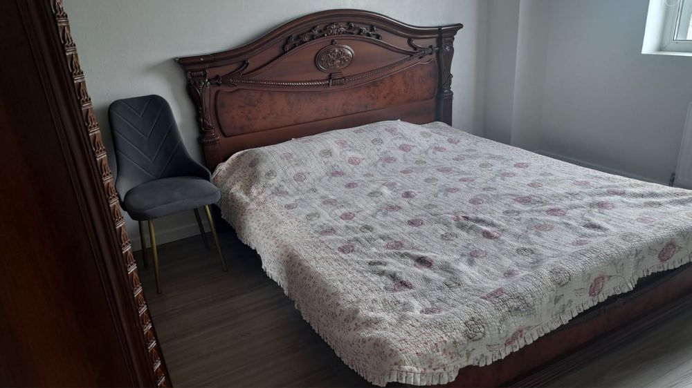 Продам спальный гарнитур