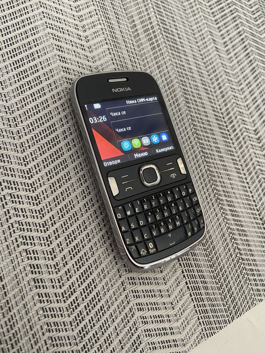 Телефон Nokia Asha 302