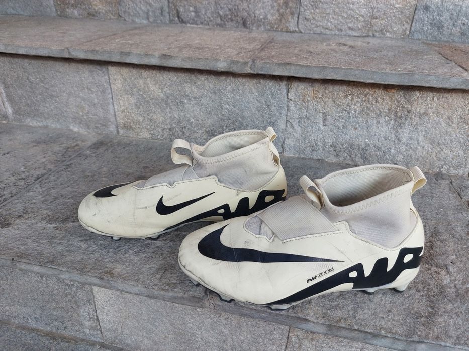 Mаркови маратонки 36 размер и футболни обувки номер 36.5