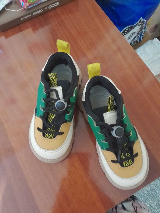 Продам детскую обувь на мальчика