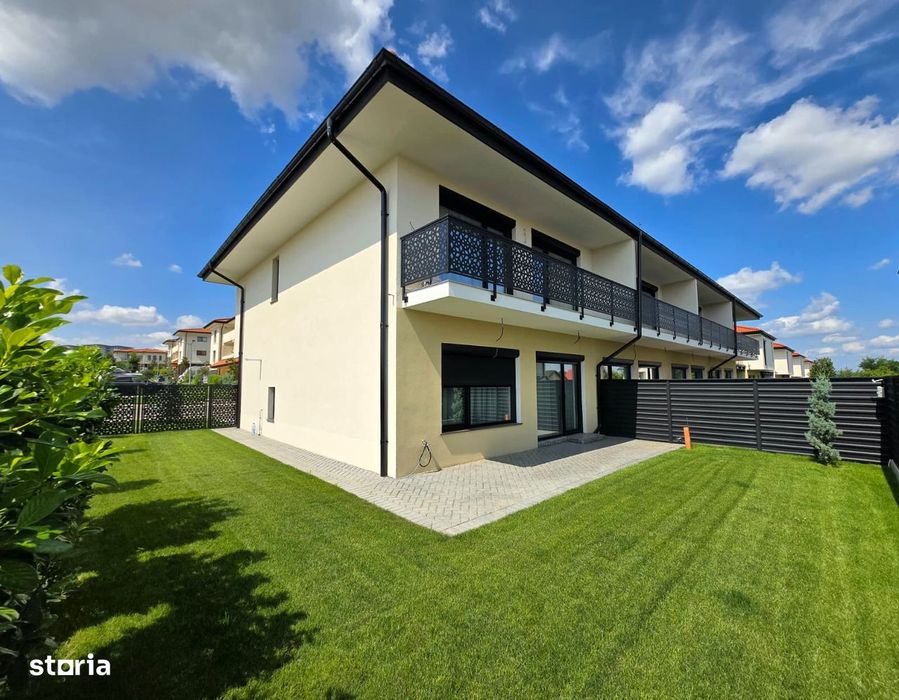 ESQ Village3 , casa insiruita 127mpU,P+E,4 cam,3 bai,2 locuri parcare