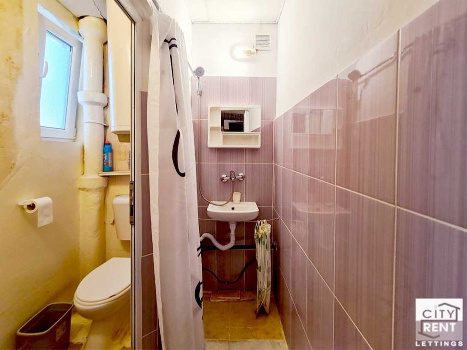 104380 Просторен апартамент с две спални в топ центъра на В. Търново