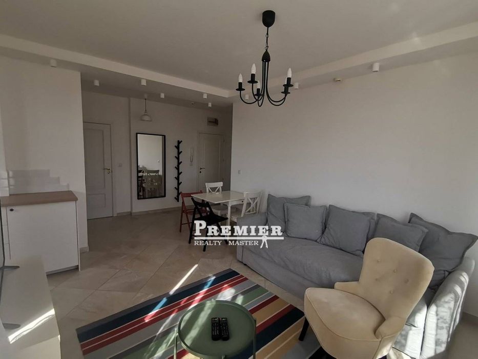 Голям тристаен апартамент в Черноморец на първа линия