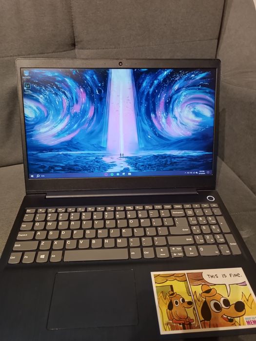 Laptop Idea pad Windows 11 (instalat nou) plus incarcator