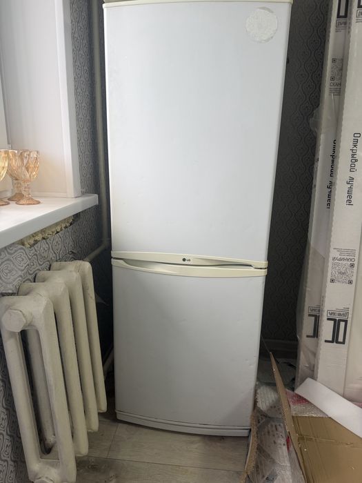 Срочно! Диван, холодильник, стол