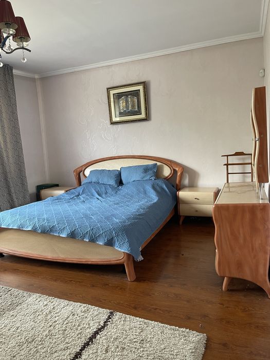 Срочно продам спальный гарнитур
