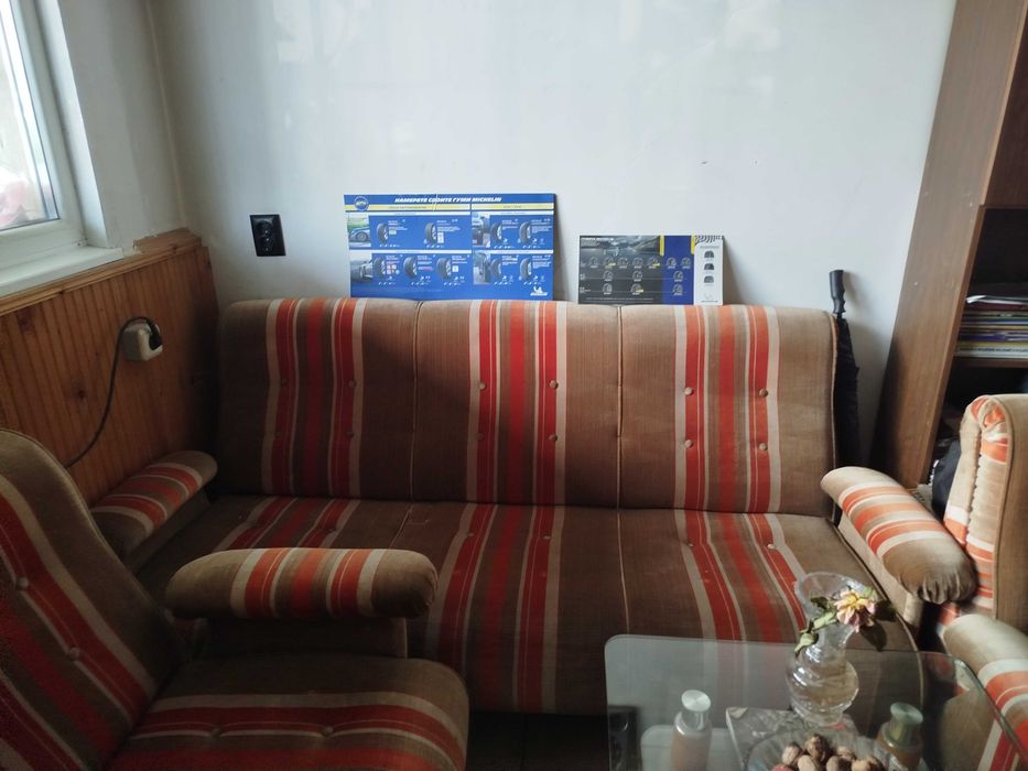 Продавам холова гарнитура с два дивана и два фотьойла