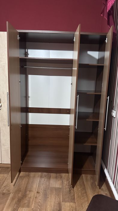 Шкаф, трюмо, консоль, стол