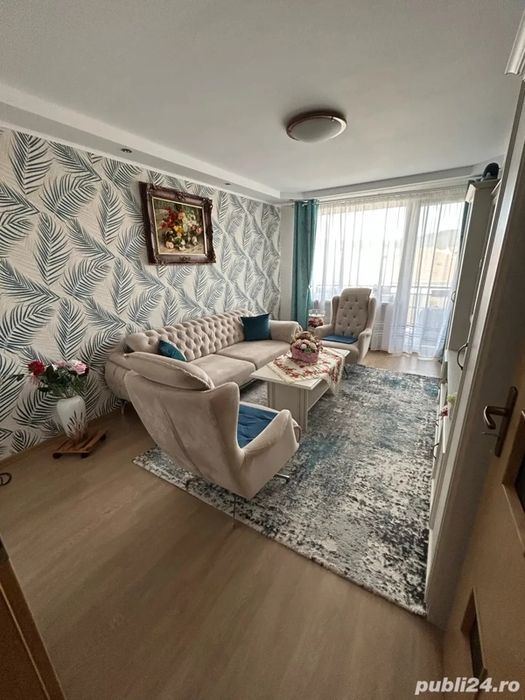 Propietar vind apartament cu 3 camere decomandat confort 1 in zona centrala in Medias