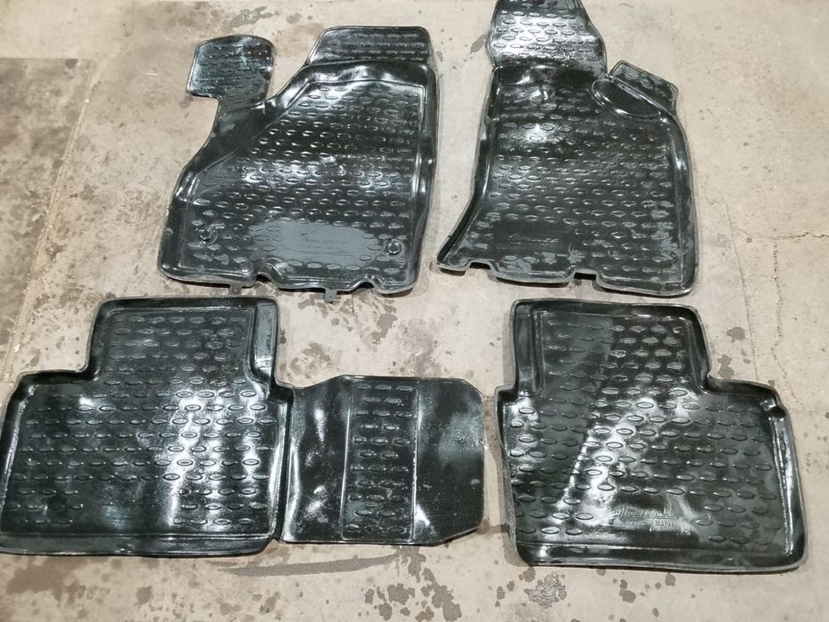 Продам резиновые полики