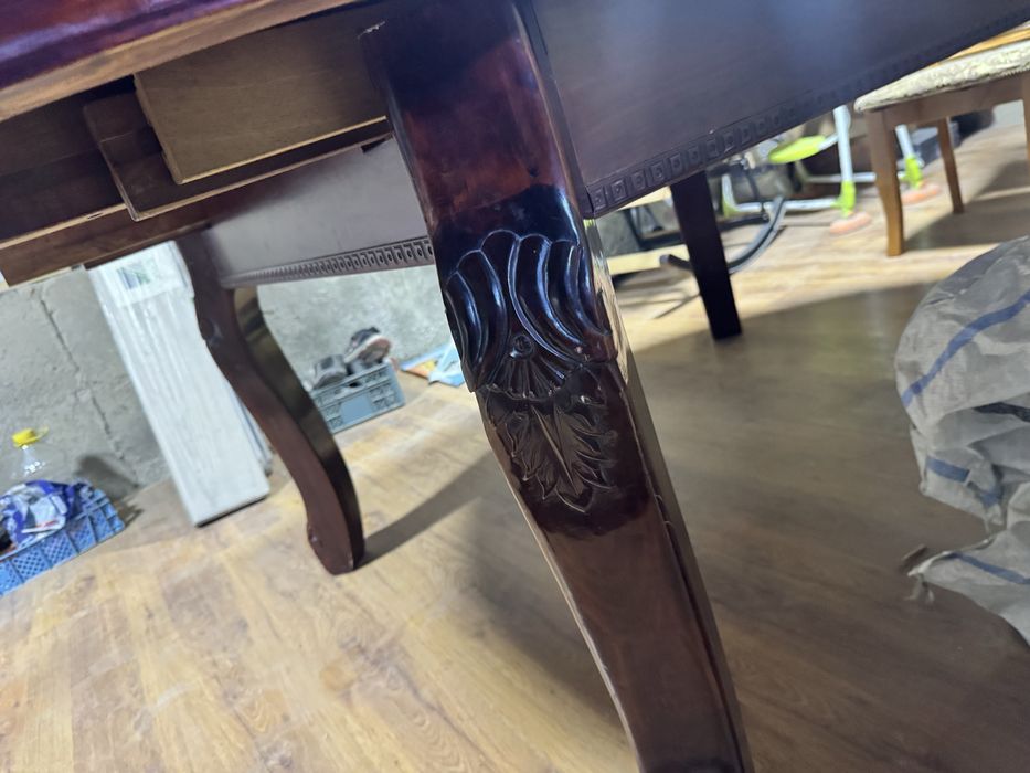 Стол гостиный и стулья