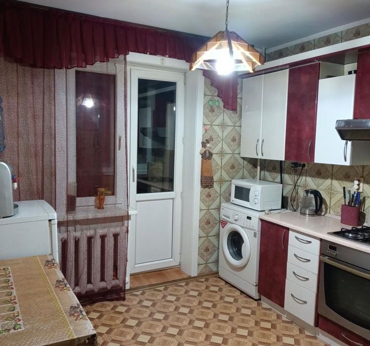 Продам 4 комн квартиру