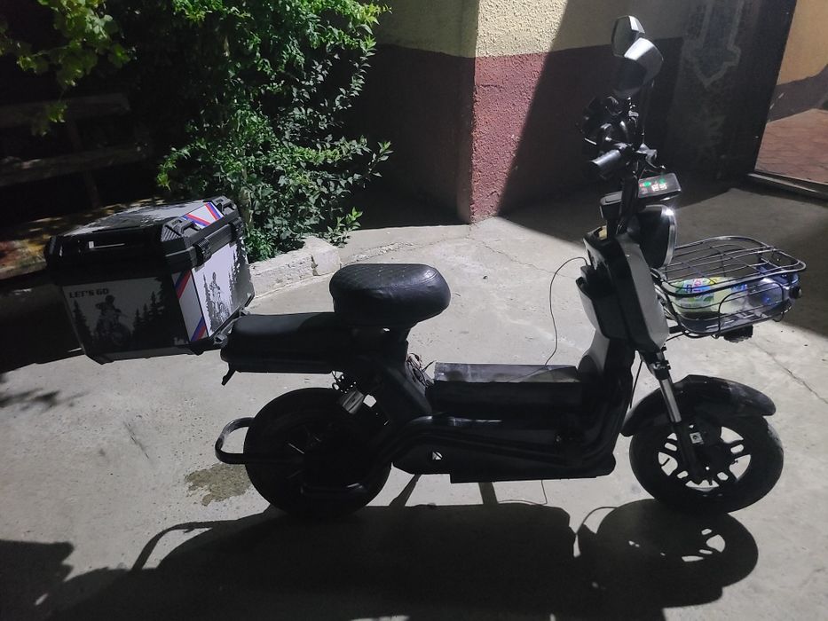 Skuter 2mln 500 ming garantiya bor