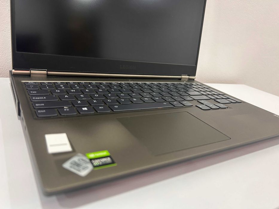 Laptop Gaming Lenovo Legion Creator 7 15IMH05 Defect