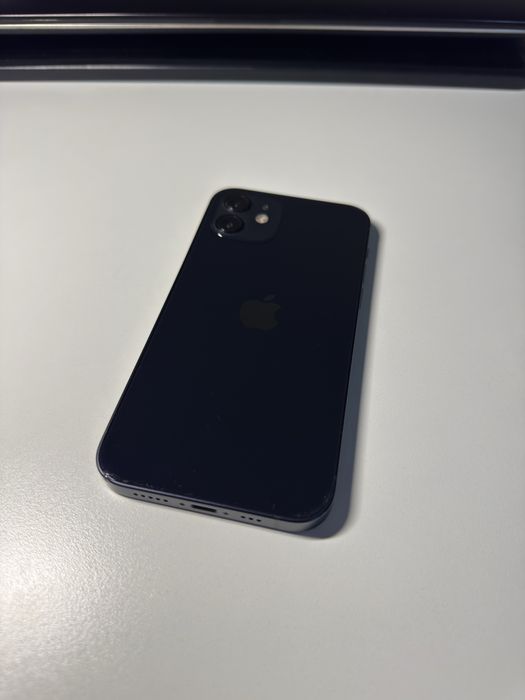 Apple iPhone 12 64GB Midnight Black – Много добро състояние