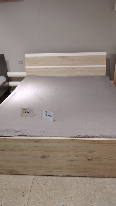 Продаётся 2 х спальный кровать