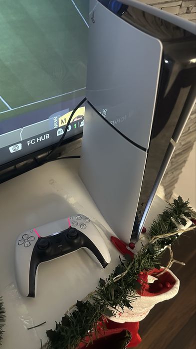 Play station 5 slim cu FC 26 si abonament 1 an schimb cu laptop