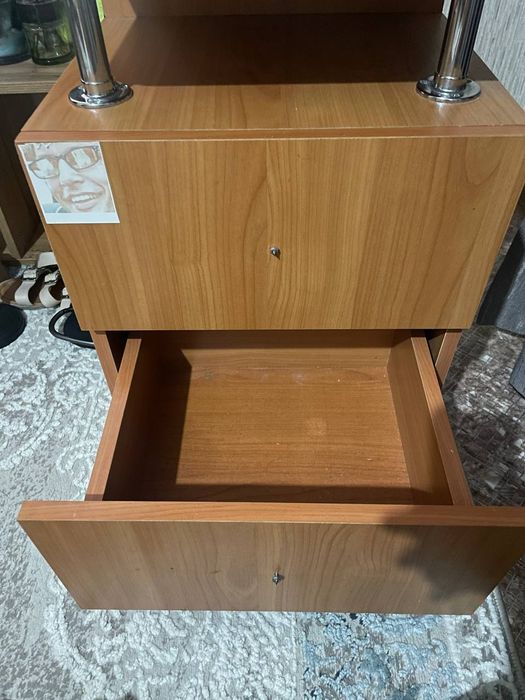 Продам тумбочку б/у