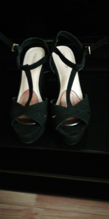 Черные бархатные босоножки