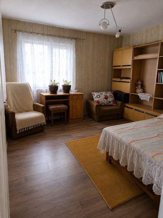 Къща 250 кв.м + кирпичена къща 200 кв.м, общ двор 2500 кв.м
