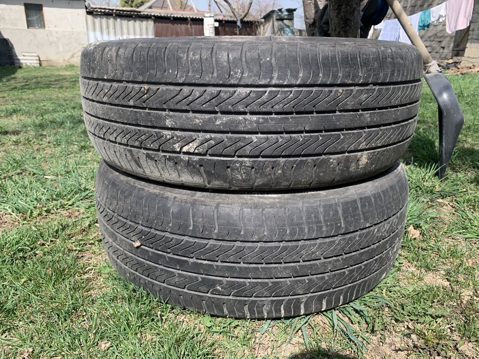 Продам обе летние шины