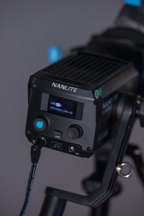 Lampa Led Nanlite Forza 60C RGBLAC + PJ-FMM-36 Projection Attachment 36°